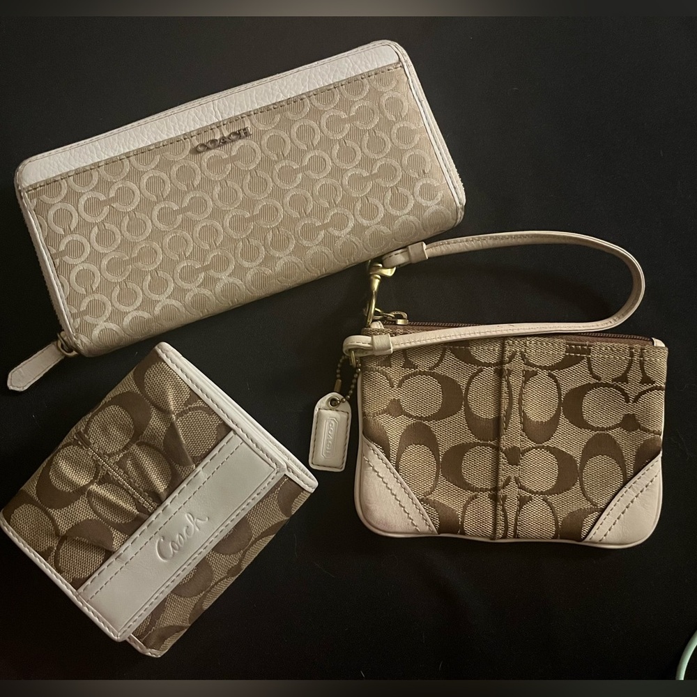 White and Tan Coach Wallet Bundle